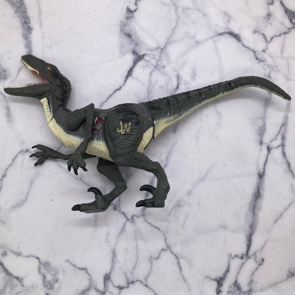 Jurassic World Velociraptor "Blue" Electronic Growling Attack Hasbro 2015 Raptor - Picture 3 of 10